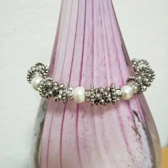 Vintage Stretchy Beaded Bracelet - Picture 1 of 3